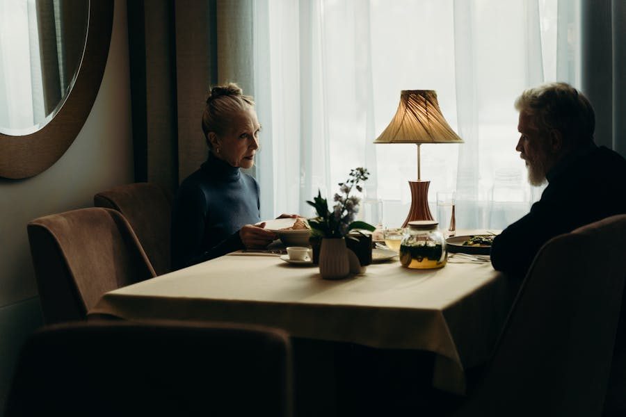 Choosing Dementia-Friendly Meal Settings